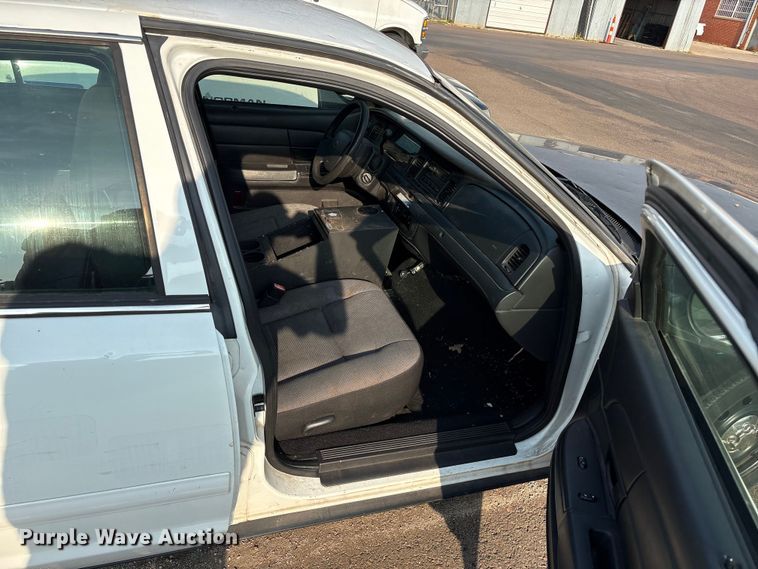 image for item EU4564 2008 Ford Crown Victoria Police Interceptor 