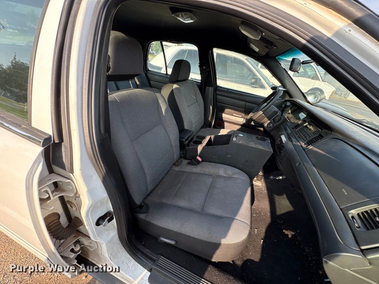 image for item EU4564 2008 Ford Crown Victoria Police Interceptor 