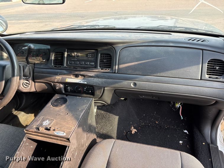 image for item EU4564 2008 Ford Crown Victoria Police Interceptor 