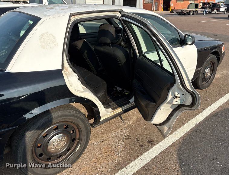 image for item EU4564 2008 Ford Crown Victoria Police Interceptor 