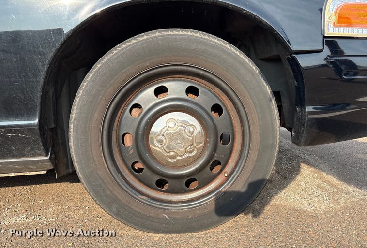 image for item EU4564 2008 Ford Crown Victoria Police Interceptor 