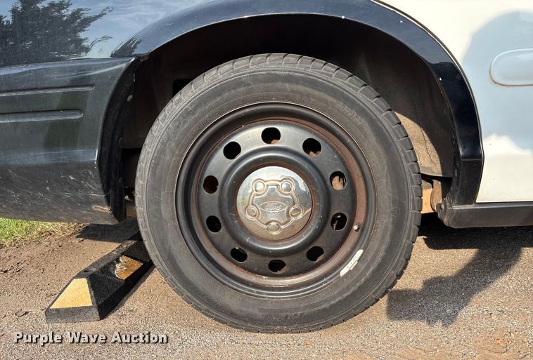 image for item EU4564 2008 Ford Crown Victoria Police Interceptor 