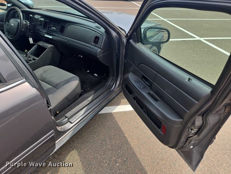 image for item EU4567 2007 Ford Crown Victoria Police Interceptor 