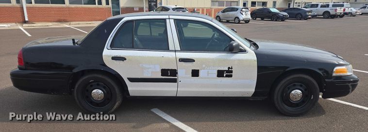 image for item EU4570 2011 Ford Crown Victoria Police Interceptor 