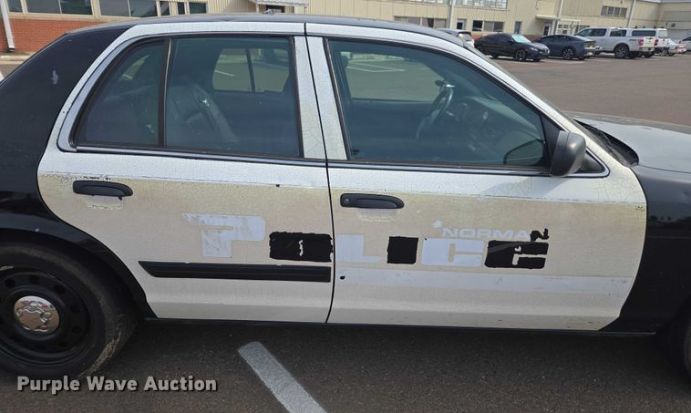 image for item EU4570 2011 Ford Crown Victoria Police Interceptor 