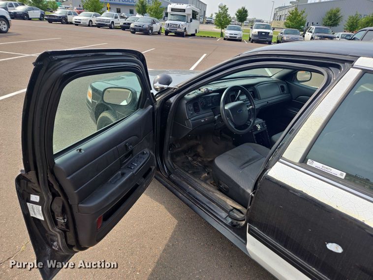 image for item EU4570 2011 Ford Crown Victoria Police Interceptor 