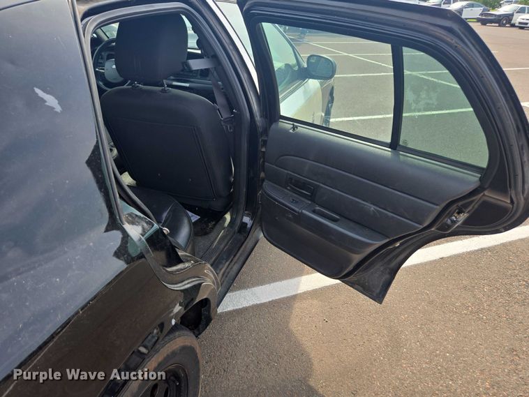 image for item EU4570 2011 Ford Crown Victoria Police Interceptor 