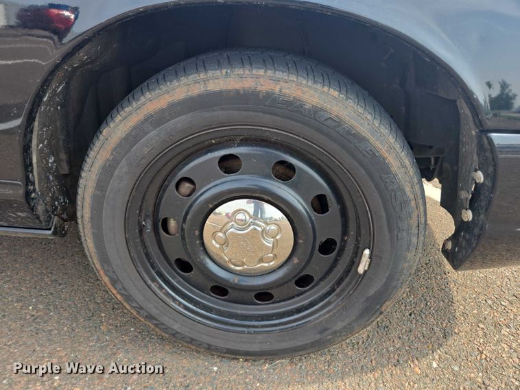 image for item EU4570 2011 Ford Crown Victoria Police Interceptor 