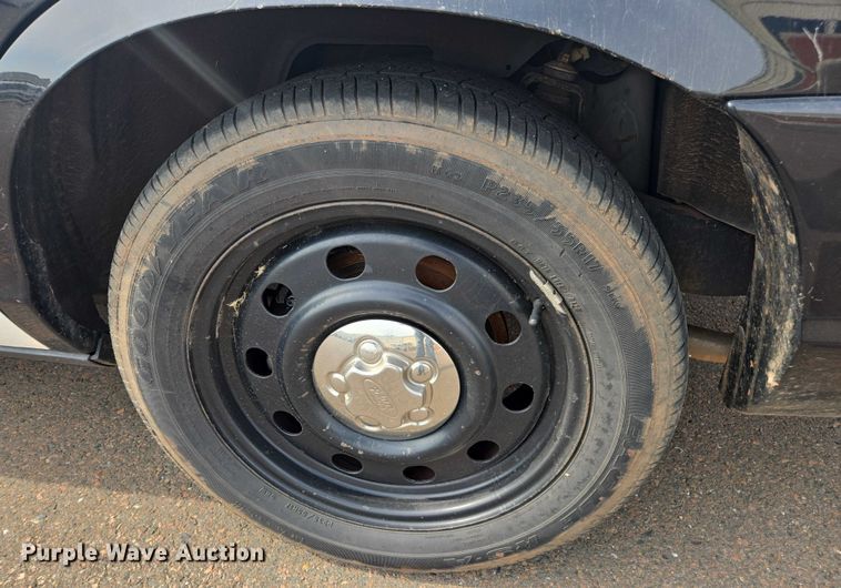 image for item EU4570 2011 Ford Crown Victoria Police Interceptor 