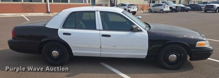 image for item EU4572 2010 Ford Crown Victoria 