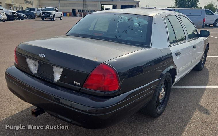 image for item EU4572 2010 Ford Crown Victoria 