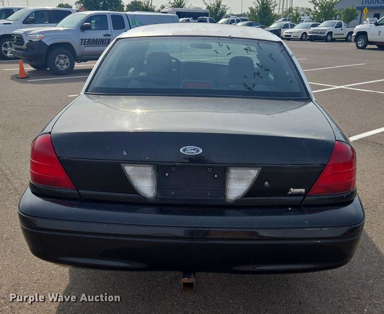 image for item EU4572 2010 Ford Crown Victoria 