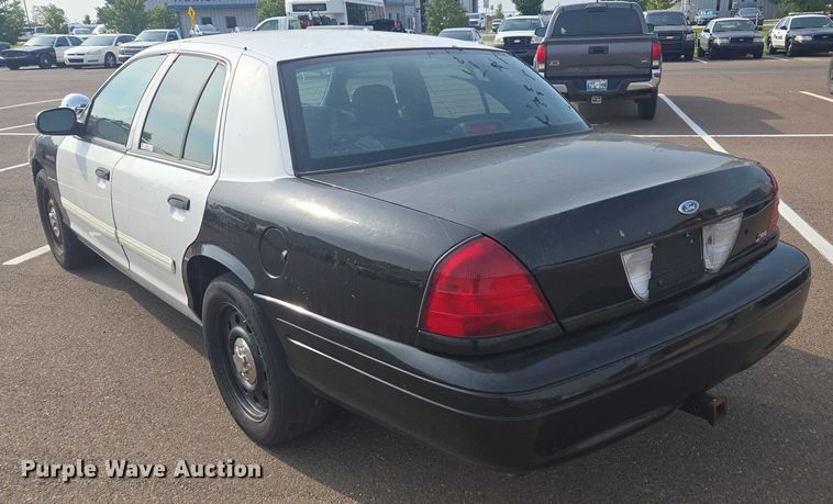 image for item EU4572 2010 Ford Crown Victoria 