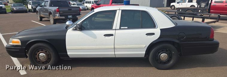 image for item EU4572 2010 Ford Crown Victoria 