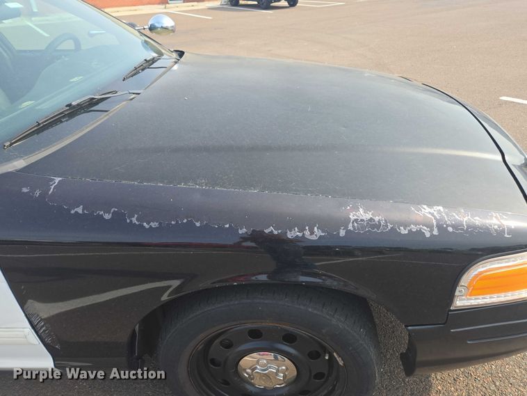 image for item EU4572 2010 Ford Crown Victoria 