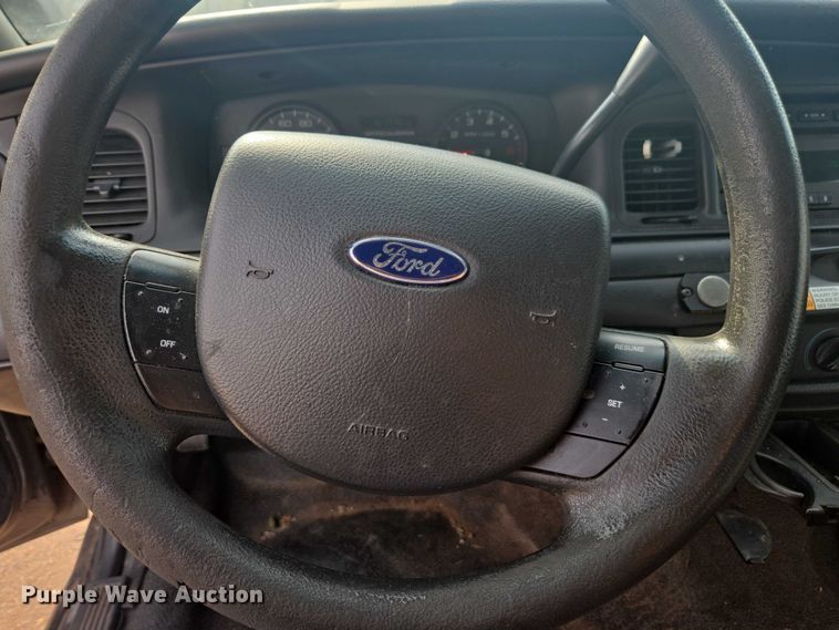 image for item EU4572 2010 Ford Crown Victoria 