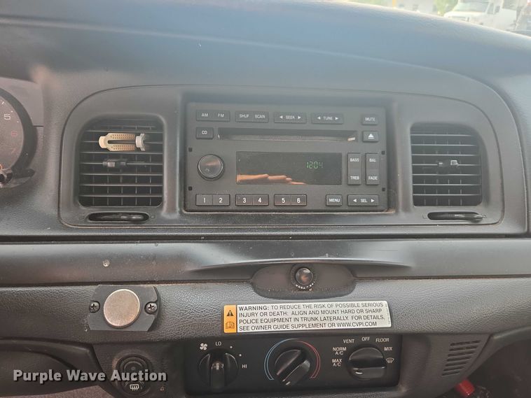 image for item EU4572 2010 Ford Crown Victoria 