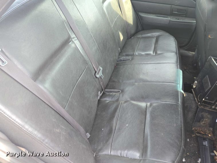 image for item EU4572 2010 Ford Crown Victoria 