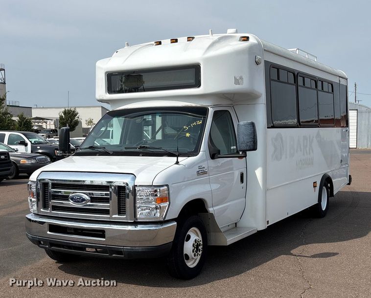 2014 Ford E450 Super Duty-1