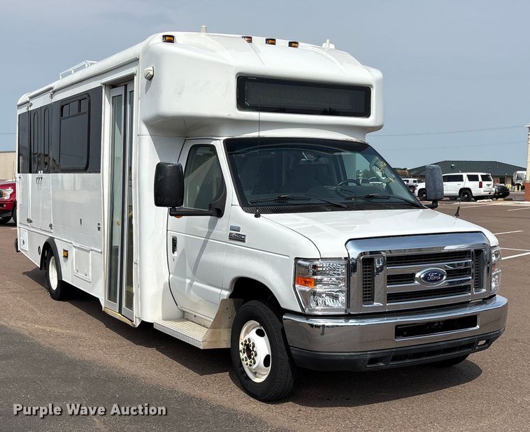 image for item EU4576 2014 Ford E450 Super duty shuttle bus