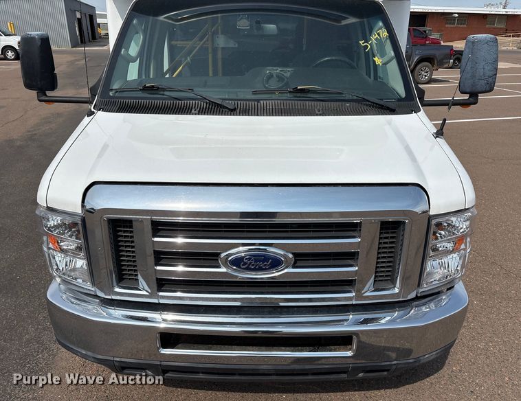 image for item EU4576 2014 Ford E450 Super duty shuttle bus