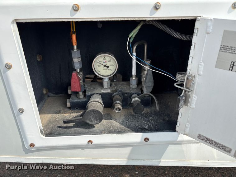 image for item EU4576 2014 Ford E450 Super duty shuttle bus