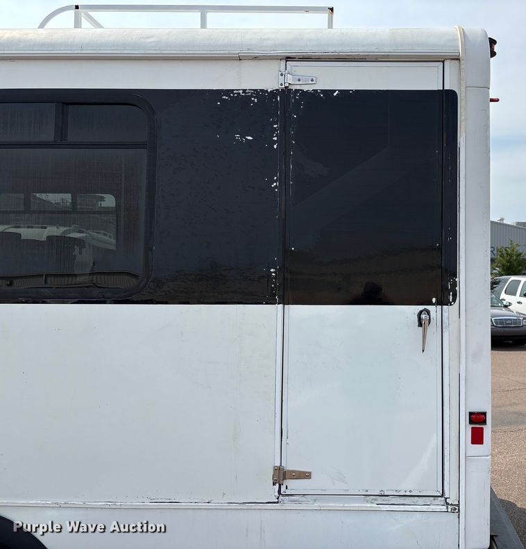 image for item EU4576 2014 Ford E450 Super duty shuttle bus