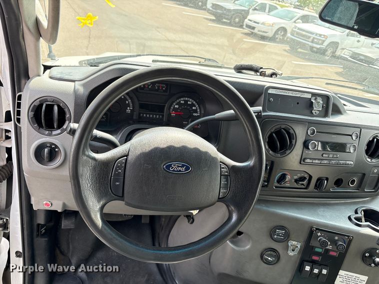 image for item EU4576 2014 Ford E450 Super duty shuttle bus