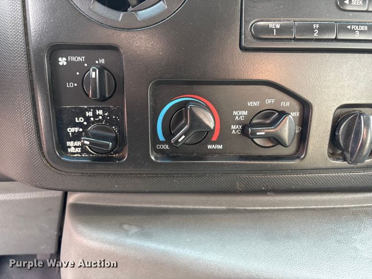 image for item EU4576 2014 Ford E450 Super duty shuttle bus