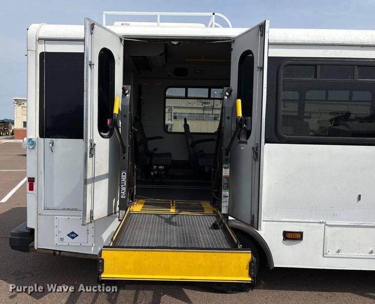 image for item EU4576 2014 Ford E450 Super duty shuttle bus