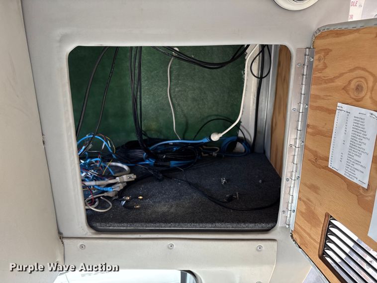 image for item EU4576 2014 Ford E450 Super duty shuttle bus