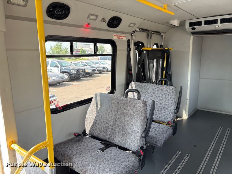 image for item EU4576 2014 Ford E450 Super duty shuttle bus