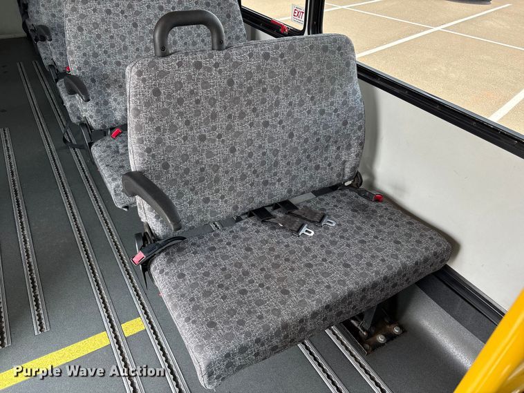 image for item EU4576 2014 Ford E450 Super duty shuttle bus