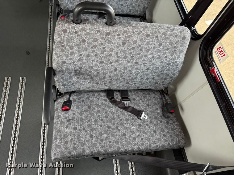 image for item EU4576 2014 Ford E450 Super duty shuttle bus