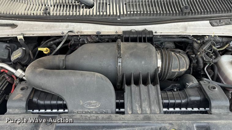 image for item EU4576 2014 Ford E450 Super duty shuttle bus