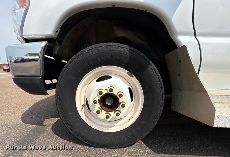 image for item EU4576 2014 Ford E450 Super duty shuttle bus