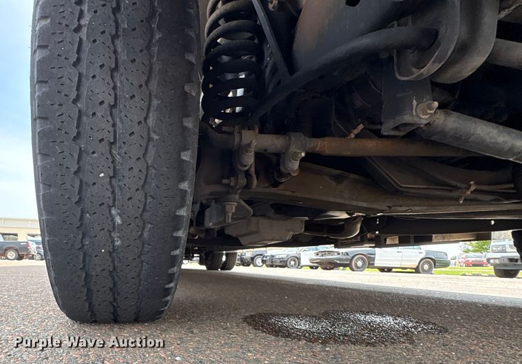 image for item EU4576 2014 Ford E450 Super duty shuttle bus