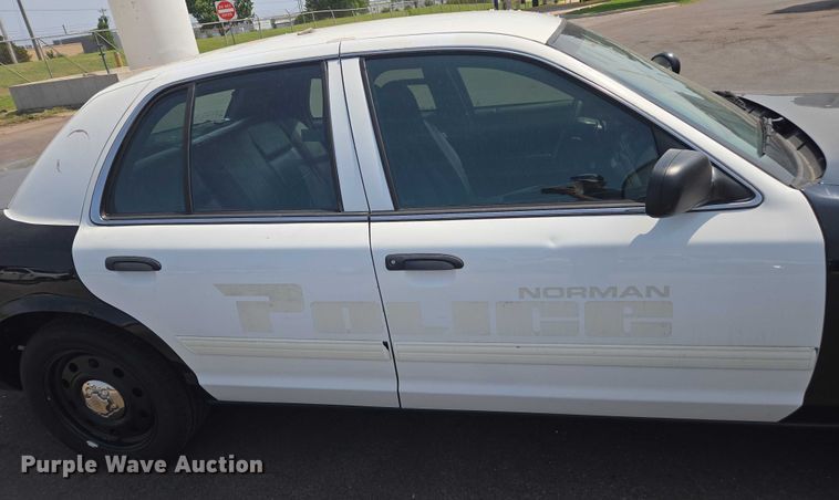 image for item EU4577 2010 Ford Crown Victoria Police Interceptor 