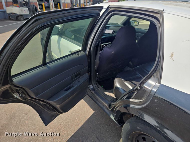 image for item EU4577 2010 Ford Crown Victoria Police Interceptor 