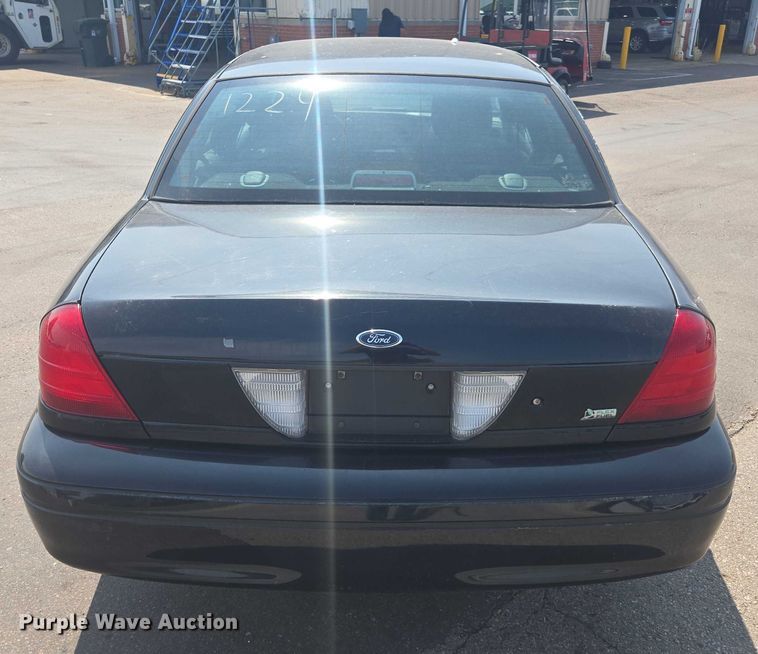 image for item EU4579 2011 Ford Crown Victoria Police interceptor 
