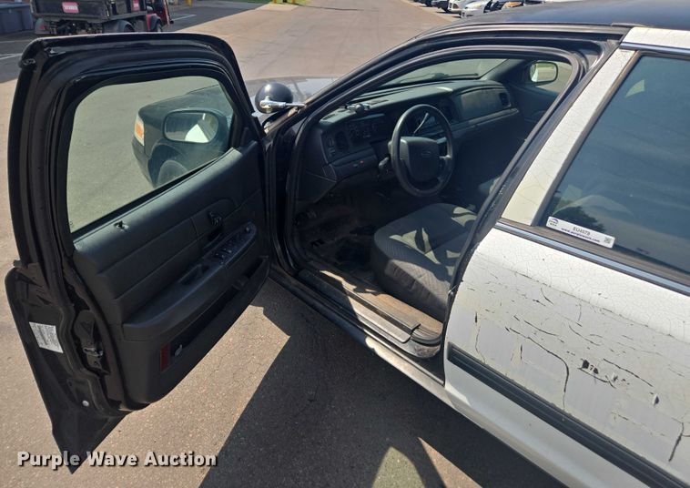 image for item EU4579 2011 Ford Crown Victoria Police interceptor 