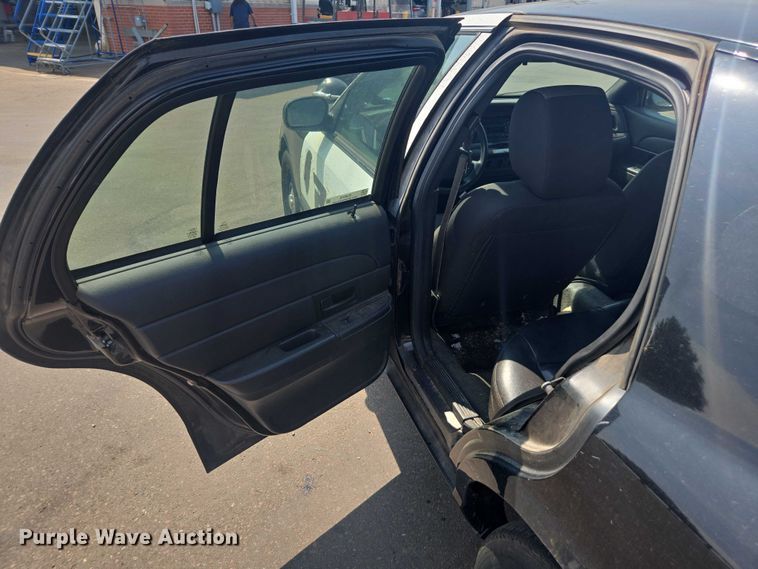 image for item EU4579 2011 Ford Crown Victoria Police interceptor 