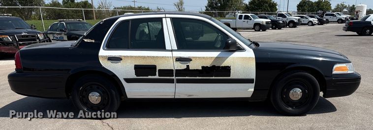 image for item EU4581 2011 Ford Crown Victoria Police Interceptor 