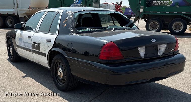 image for item EU4581 2011 Ford Crown Victoria Police Interceptor 