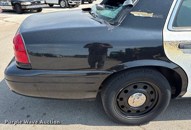 image for item EU4581 2011 Ford Crown Victoria Police Interceptor 