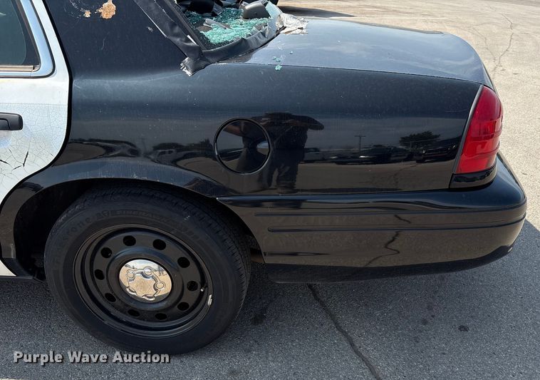 image for item EU4581 2011 Ford Crown Victoria Police Interceptor 