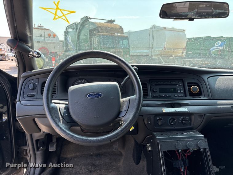 image for item EU4581 2011 Ford Crown Victoria Police Interceptor 