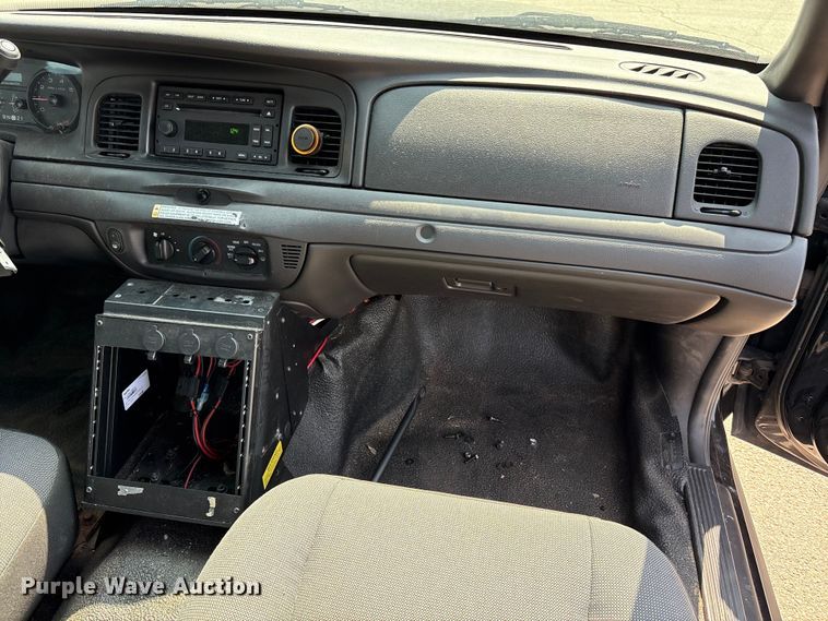image for item EU4581 2011 Ford Crown Victoria Police Interceptor 