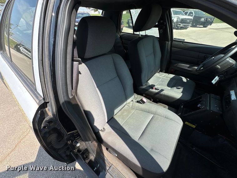 image for item EU4581 2011 Ford Crown Victoria Police Interceptor 