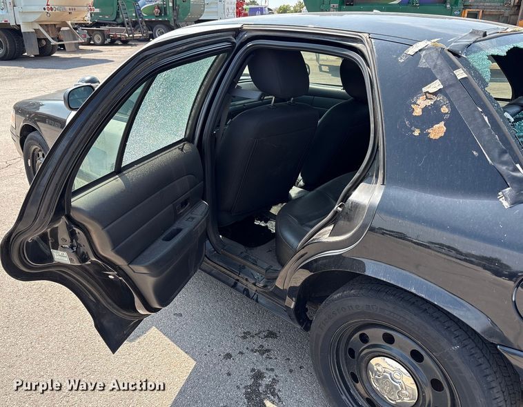 image for item EU4581 2011 Ford Crown Victoria Police Interceptor 